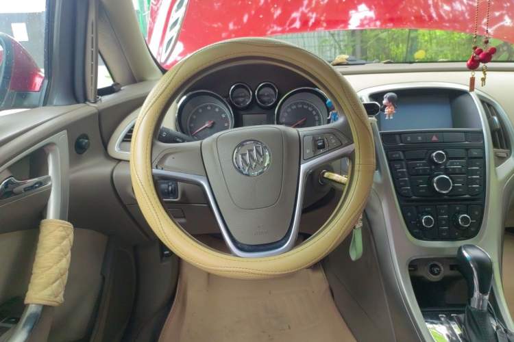 Used Buick GT 2012 GT 1.6L Automatic Fashion Edition Steering Wheel