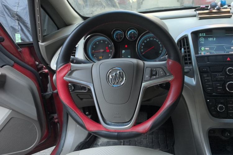 Used Buick GT 2012 GT 1.6L Automatic Fashion Edition Steering Wheel