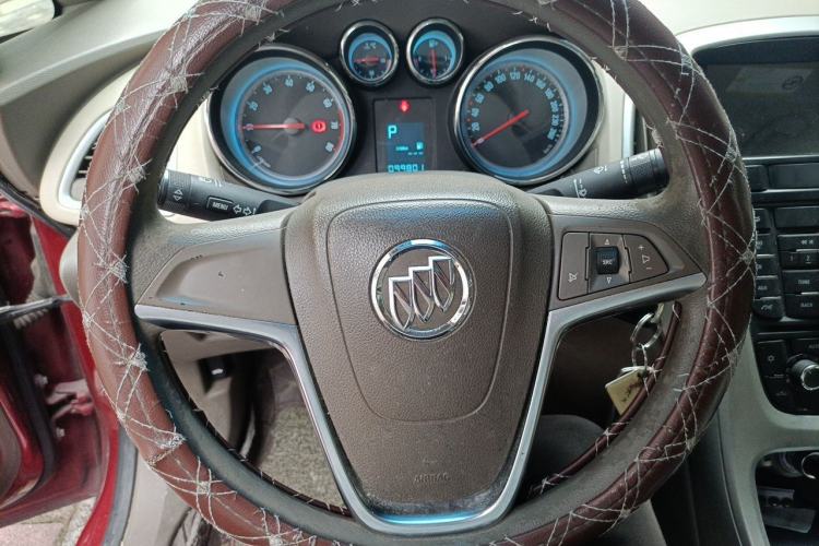 Used Buick GT 2012 GT 1.8L Automatic Fashionable Leather Edition Steering Wheel