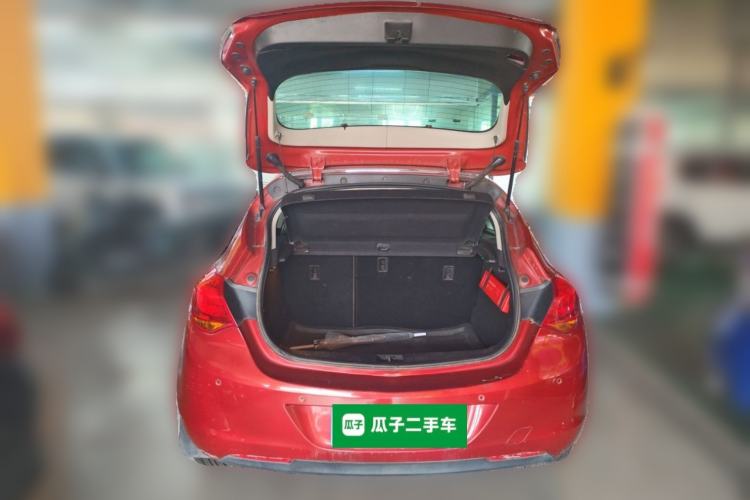Used Buick GT 2012 XT 1.6L Automatic Fashion Edition Trunk