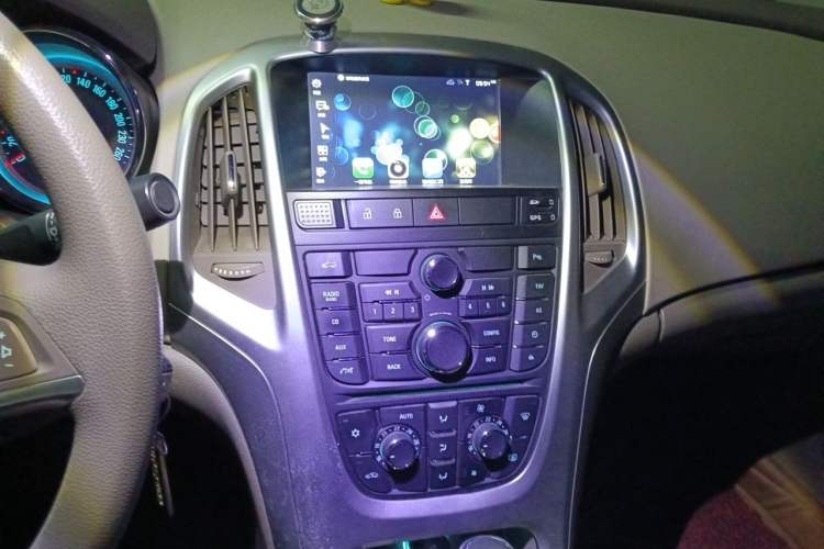 Used Buick GT 2012 GT 1.6L Automatic Comfort Edition Audio And AC Panel