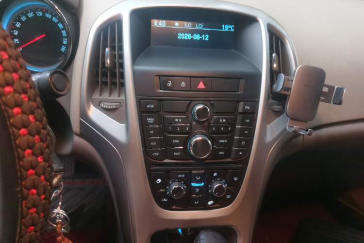 Used Buick GT 2012 GT 1.6L Automatic Fashion Edition Audio And AC Panel