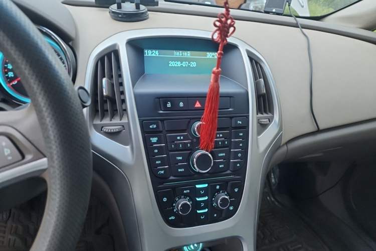 Used Buick GT 2012 GT 1.6L Manual Entry-Level Model Audio And AC Panel