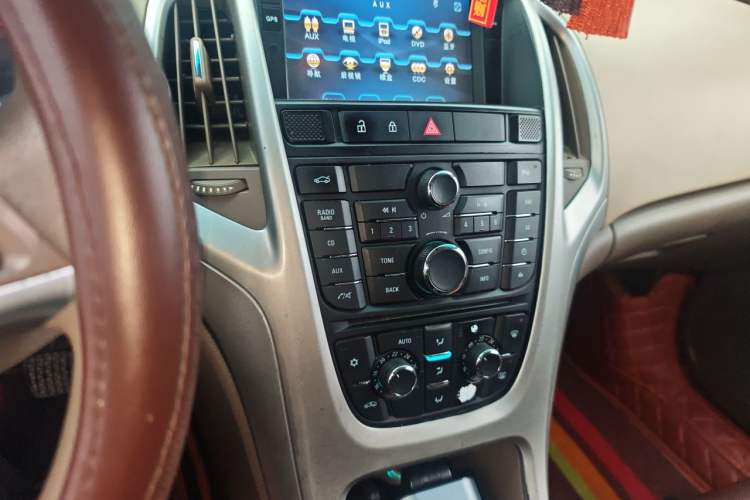 Used Buick GT 2012 GT 1.6L Manual Entry-Level Model Audio And AC Panel
