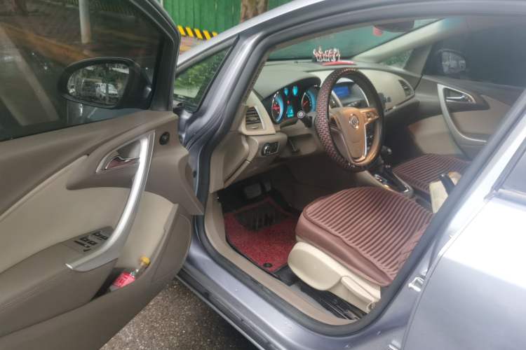 Used Buick GT 2012 GT 1.6L Automatic Fashion Edition Driver Seat