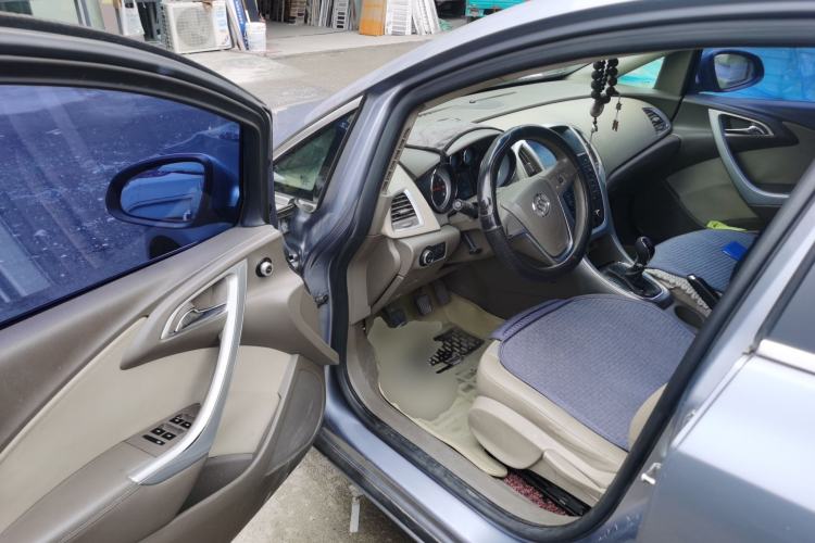 Used Buick GT 2012 GT 1.6L Manual Entry-Level Model Driver Seat