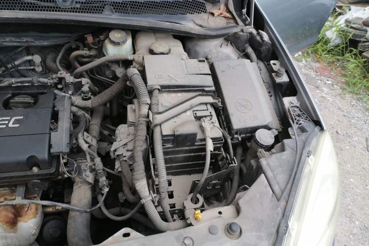 Used Buick GT 2012 GT 1.6L Manual Entry-Level Model Engine Bay Left