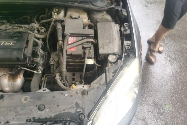 Used Buick GT 2012 GT 1.6L Automatic Fashion Edition Engine Bay Left