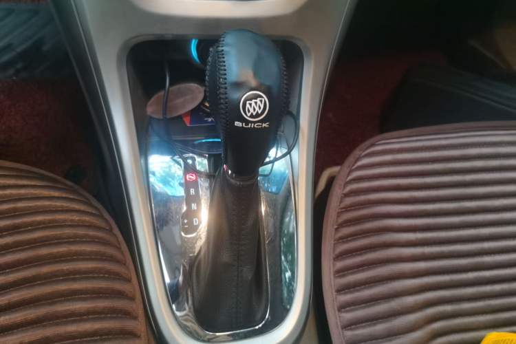 Used Buick GT 2012 GT 1.6L Automatic Fashion Edition Gear Lever