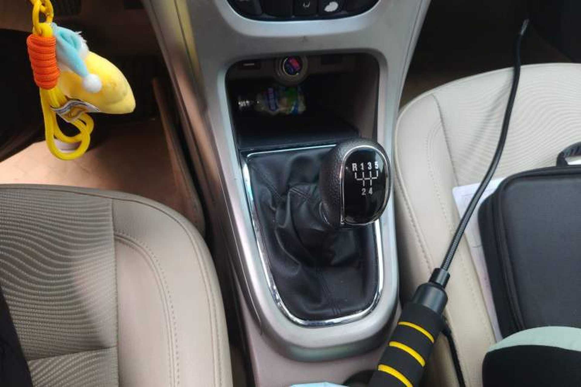 Used Buick GT 2012 GT 1.6L Manual Entry-Level Model Gear Lever