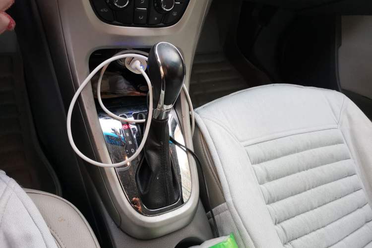 Used Buick GT 2012 GT 1.6L Automatic Fashion Edition Gear Lever