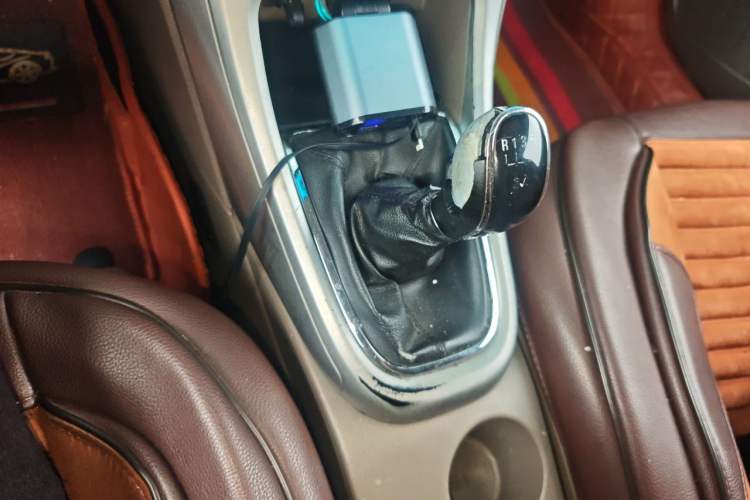 Used Buick GT 2012 GT 1.6L Manual Entry-Level Model Gear Lever