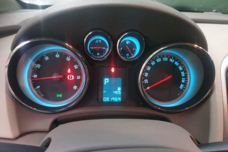 Used Buick GT 2012 GT 1.6L Automatic Fashion Edition Instrument Cluster