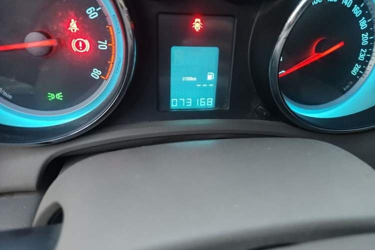 Used Buick GT 2012 GT 1.6L Manual Entry-Level Model Odometer Close Up