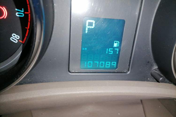 Used Buick GT 2012 GT 1.6L Automatic Comfort Edition Odometer Close Up
