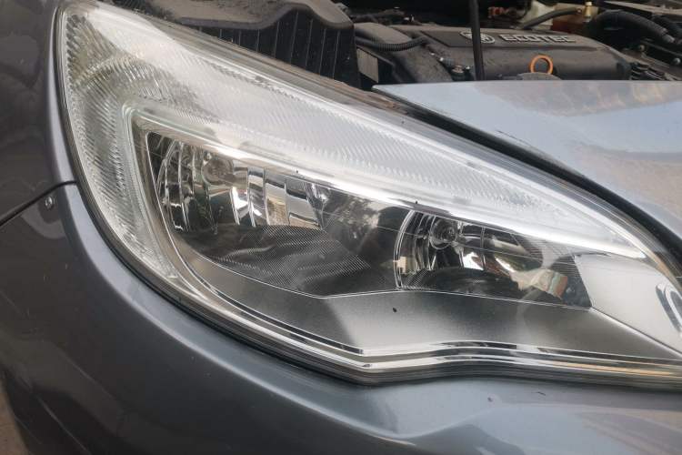 Used Buick GT 2012 GT 1.6L Automatic Fashion Edition Right Front Headlight