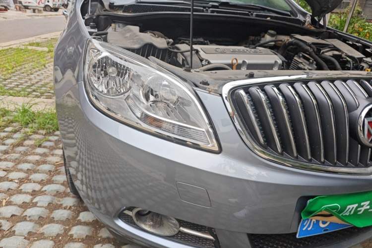 Used Buick GT 2012 GT 1.6L Automatic Fashion Edition Right Front Headlight