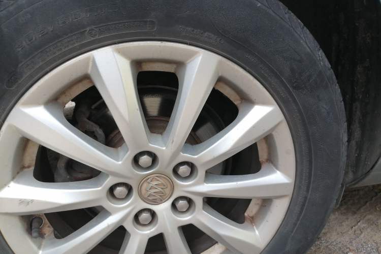 Used Buick GT 2012 GT 1.6L Manual Entry-Level Model Right Front Wheel Hub