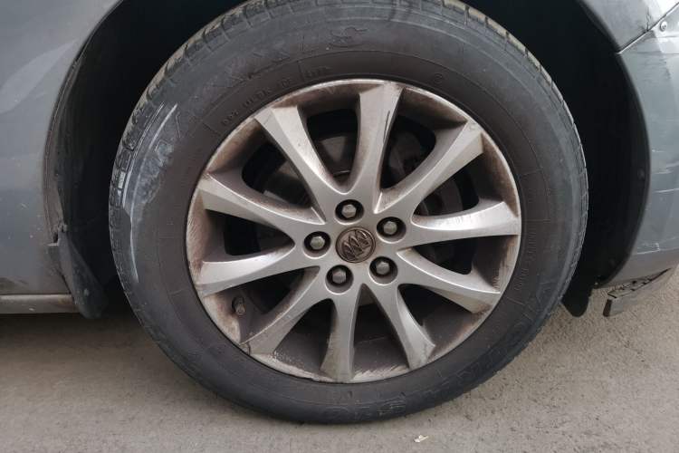 Used Buick GT 2012 GT 1.6L Automatic Fashion Edition Right Front Wheel Hub