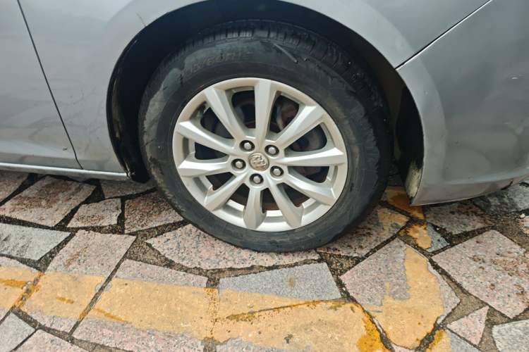 Used Buick GT 2012 GT 1.6L Manual Entry-Level Model Right Front Wheel Hub