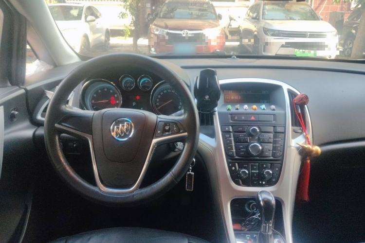 Used Buick GT 2012 GT 1.6T Stylish Sporty Leather Edition Steering Wheel
