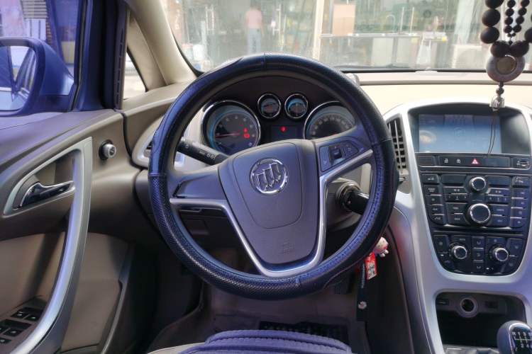 Used Buick GT 2012 GT 1.6L Manual Entry-Level Model Steering Wheel