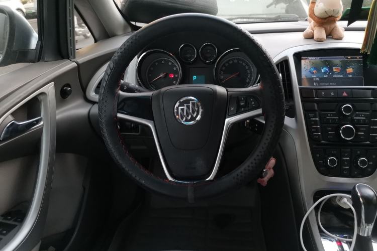 Used Buick GT 2012 GT 1.6L Automatic Fashion Edition Steering Wheel