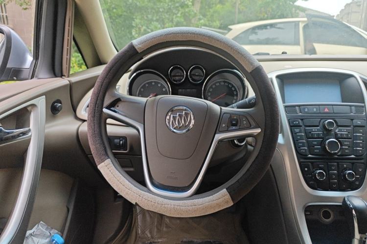 Used Buick GT 2012 GT 1.6L Automatic Fashion Edition Steering Wheel