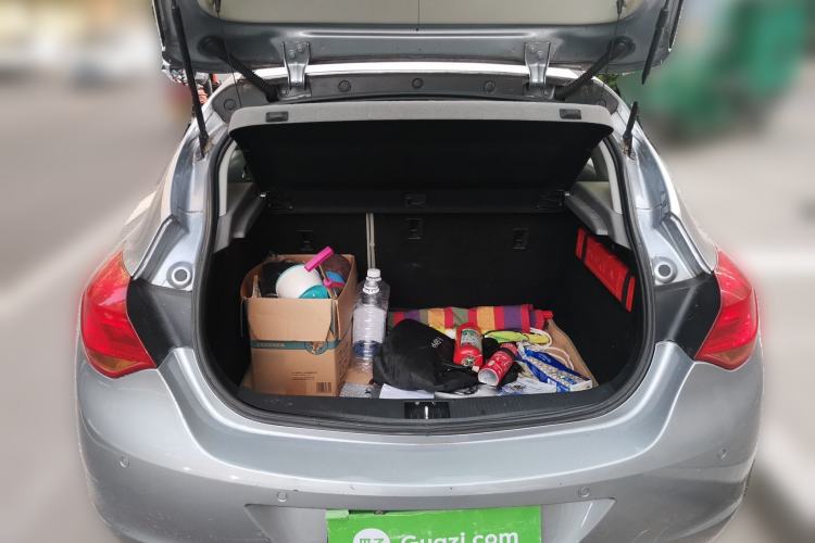 Used Buick GT 2012 GT 1.6L Automatic Fashion Edition Trunk