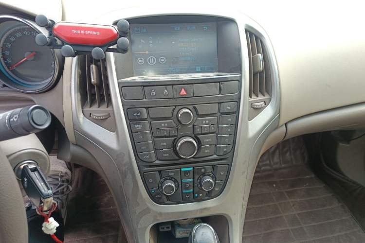 Used Buick GT 2012 GT 1.6L Automatic Fashion Edition Audio And AC Panel