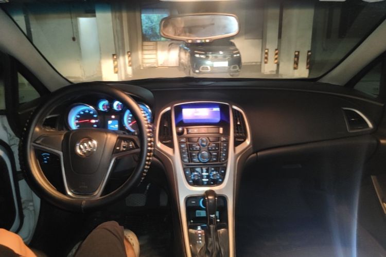 Used Buick GT 2012 GT 1.8L Automatic Fashionable Leather Edition Audio And AC Panel