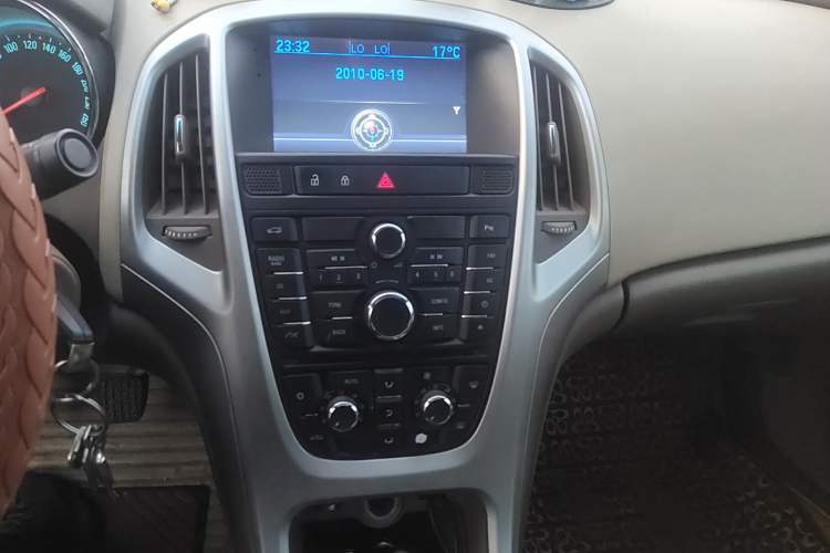 Used Buick GT 2012 GT 1.6L Manual Entry-Level Model Audio And AC Panel