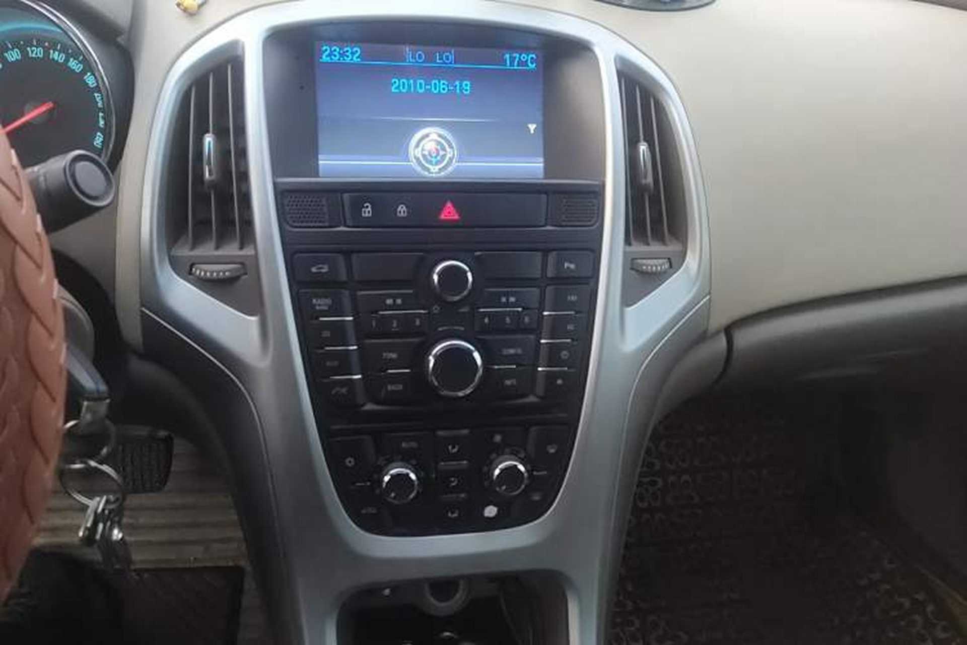 Used Buick GT 2012 GT 1.6L Manual Entry-Level Model Audio And AC Panel