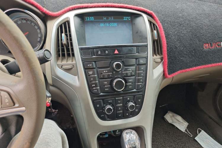 Used Buick GT 2012 GT 1.8L Automatic Fashionable Leather Edition Audio And AC Panel
