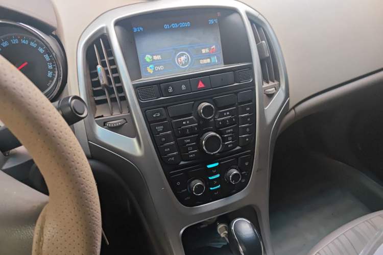Used Buick GT 2012 GT 1.6L Automatic Comfort Edition Audio And AC Panel