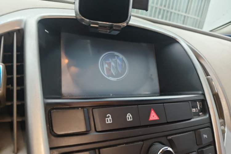 Used Buick GT 2012 GT 1.6L Automatic Fashion Edition Audio And AC Panel