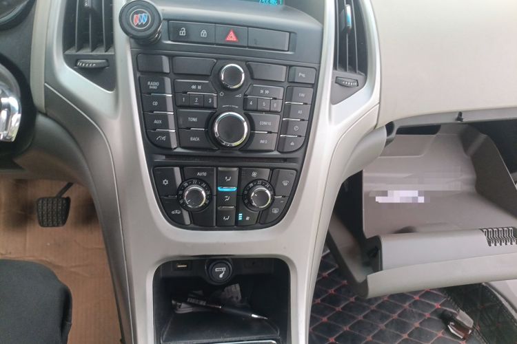 Used Buick GT 2012 XT 1.6L Manual Entry-Level Model Audio And AC Panel