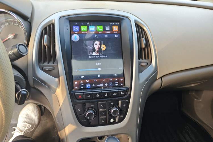 Used Buick GT 2012 GT 1.6L Automatic Fashion Edition Audio And AC Panel