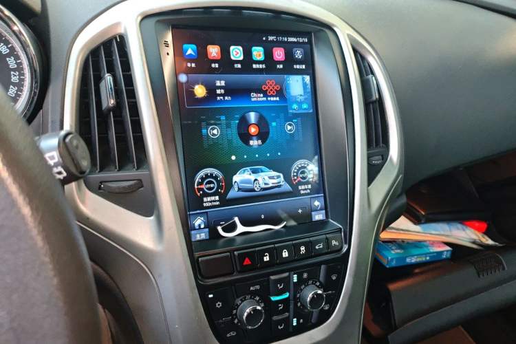 Used Buick GT 2012 XT 1.6L Automatic Fashion Edition Audio And AC Panel