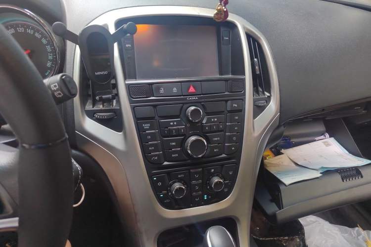 Used Buick GT 2012 XT 1.6L Automatic Fashion Edition Audio And AC Panel