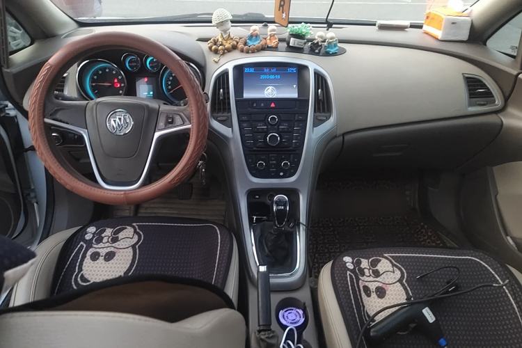 Used Buick GT 2012 GT 1.6L Manual Entry-Level Model Center Console