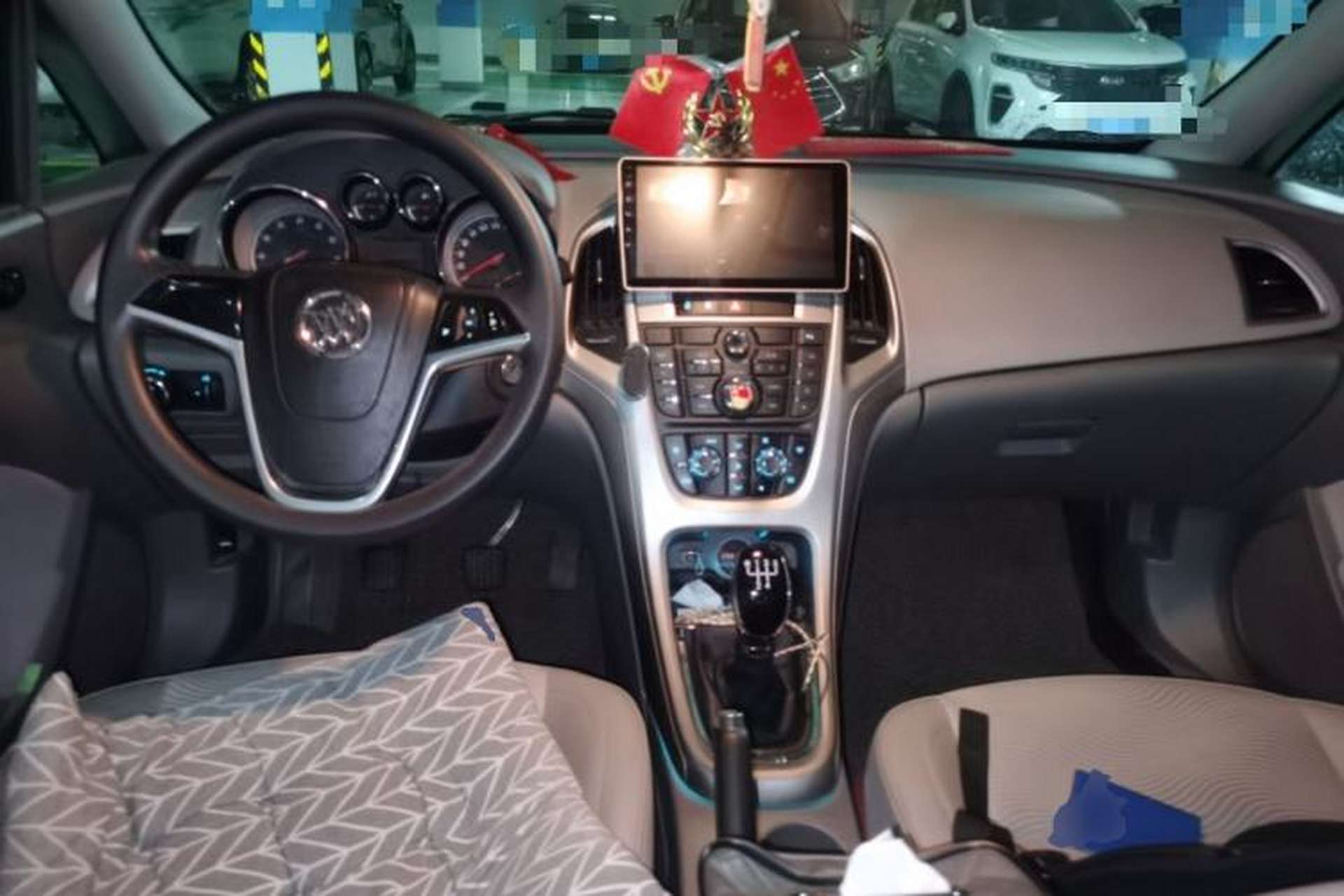 Used Buick GT 2012 XT 1.6L Manual Entry-Level Model Center Console