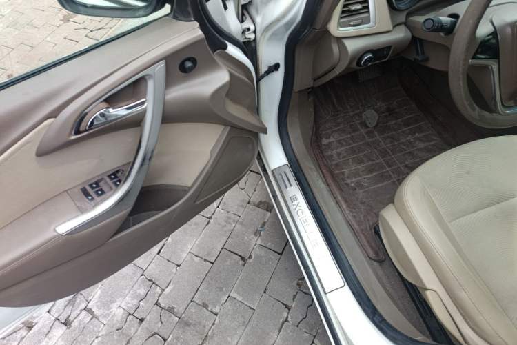 Used Buick GT 2012 GT 1.6L Automatic Fashion Edition Driver Seat