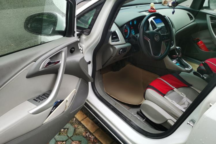 Used Buick GT 2012 XT 1.6L Automatic Fashion Edition Driver Seat