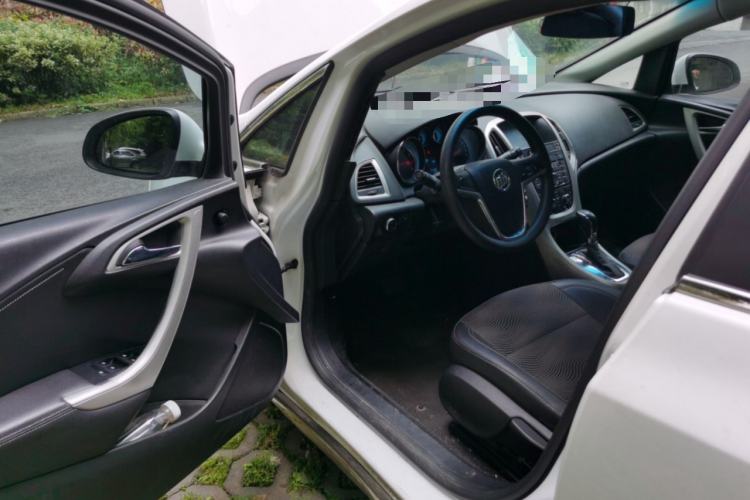 Used Buick GT 2012 XT 1.6L Automatic Fashion Edition Driver Seat