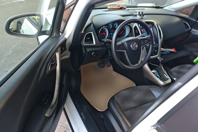 Used Buick GT 2012 XT 1.6L Automatic Fashion Edition Driver Seat