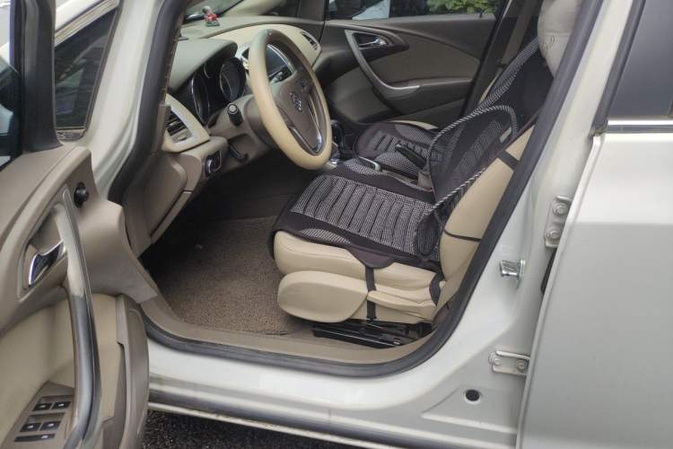 Used Buick GT 2012 GT 1.6L Automatic Fashion Edition Driver Seat
