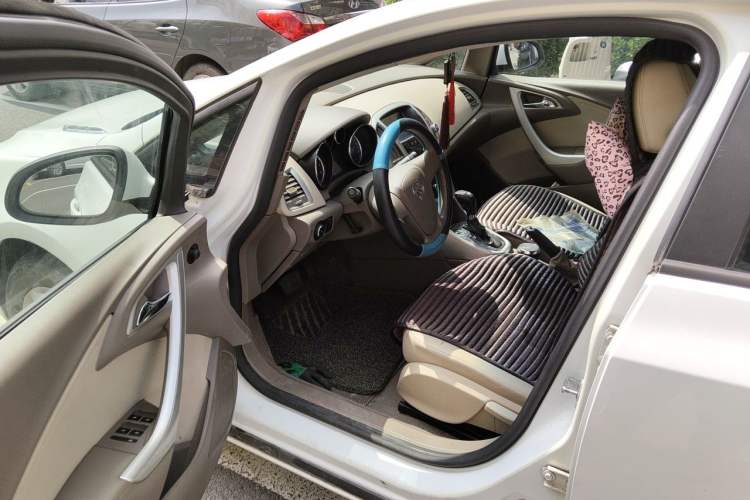 Used Buick GT 2012 GT 1.6L Automatic Comfort Edition Driver Seat