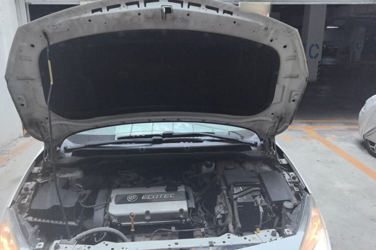 Used Buick GT 2012 XT 1.6L Automatic Fashion Edition Engine Bay