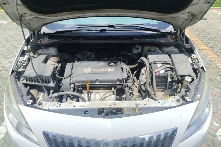 Used Buick GT 2012 XT 1.6L Automatic Fashion Edition Engine Bay